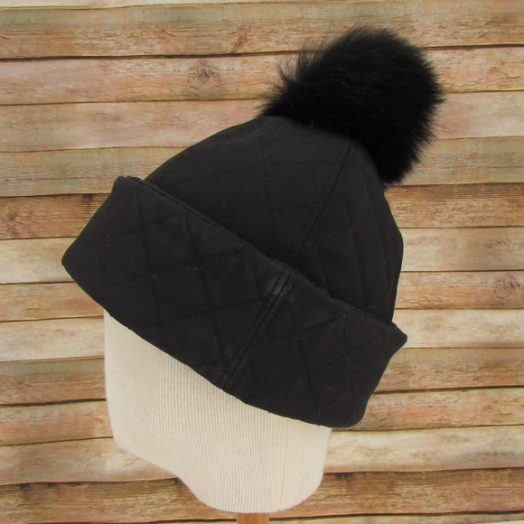 UGG Black Quilt Pattern Hat w/ Pom Pom O/S - Picture 5 of 13